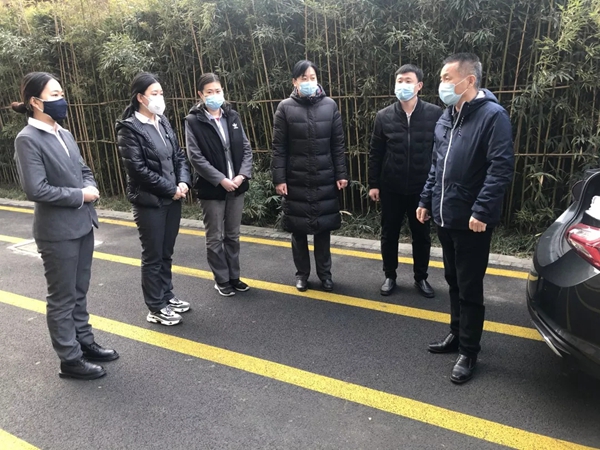 三箭物業(yè)人在一線，防疫工作進行時2.jpg